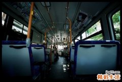 2 职场“透明人”频遭“冷暴力”