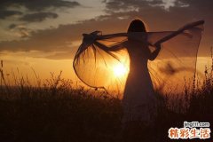 组图 5个彩妆误区让你老得快(5)