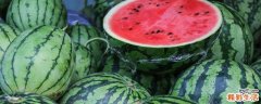 西瓜切开48小时能吃吗 吃隔夜西瓜会中毒吗