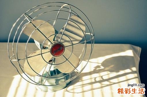 3 彩妆师帮你打造夏日夜店妆