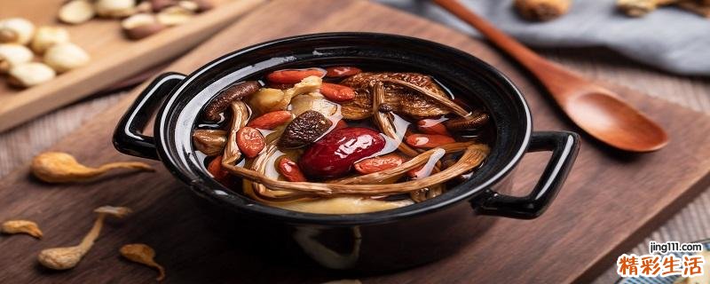 茶树菇煲排骨汤放什么东西好吃 茶树菇排骨汤有什么好处