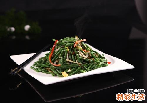 哺乳期可以吃蒜苗吗 哺乳期吃蒜苗回奶吗