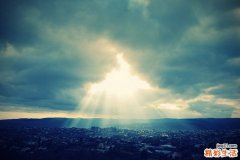 失恋后为何觉得更爱对方 失去心理平衡