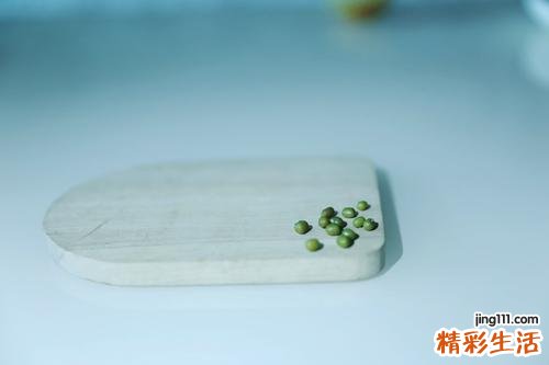 2 改善粗糙倦容 5款水果让你拥有好肤色