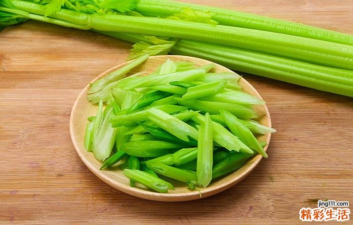 芹菜能去眼袋吗 经常吃芹菜对身体有什么好处