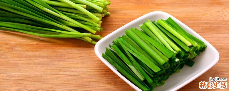 吃韭菜喝奶会有不良反应吗 吃韭菜喝凉水会拉肚子吗