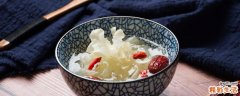 银耳泡时间长了有毒吗 银耳泡发12小时以上还能吃么