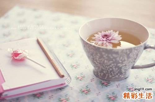 2 干燥嘴唇三误区 护唇变“毁唇”