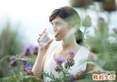 喝热水能治感冒吗