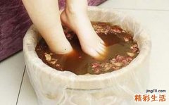 秋天用什么泡脚好 入秋开始泡泡脚