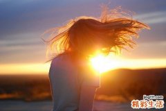 4招唇线笔用法 让唇妆持久不晕