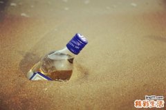 脸上长斑是什么原因呢