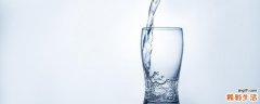 出汗后喝冰水会不会引起发烧 出汗喝了冰水后难受怎么办