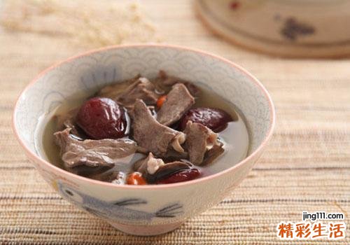 老年人手抖吃什么