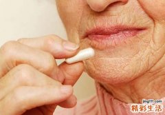 老人手抖是什么原因 老人手抖竟暗示这几种疾病
