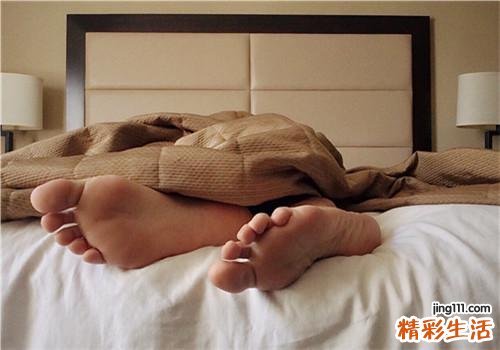 半夜小腿抽筋怎么回事 半夜小腿抽筋是长高吗