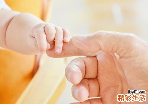 虐童对儿童造成的伤害 “红黄蓝”、“携程”虐童事件引发家长对孩子保护的深思