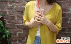 女性手毛长是什么原因 女生手毛长的原因