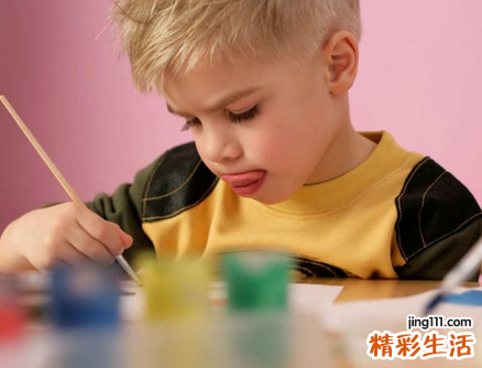 8种哄逗孩子的做法 会伤害孩子的心理