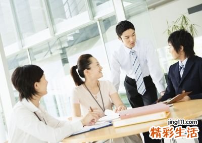 在与人交往时，总感到焦虑怎么办？