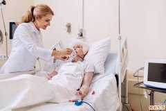怎样防治新生儿腹泻呢？