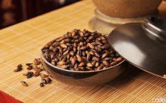 四曲，即红曲、神曲、半夏曲、沉香曲