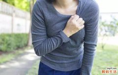 一分钟学会乳房自检，从4个方面入手！