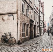 婴儿呕吐应该侧卧吗