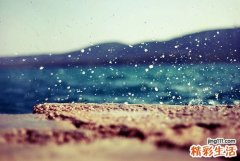 2 秋季防燥老年人如何正确喝水