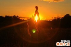 3 男人为啥都喜欢啪啪时女人能动嘴？