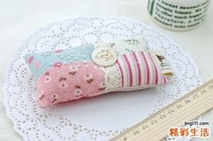 随便舔唇影响健康