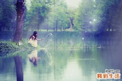 右眼 视网膜下猪囊尾蚴