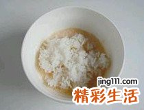 米饭鸡蛋做法图解 香甜米饭鸡蛋饼做法