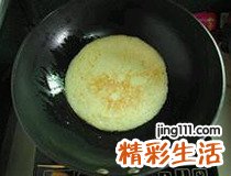 米饭鸡蛋做法图解 香甜米饭鸡蛋饼做法