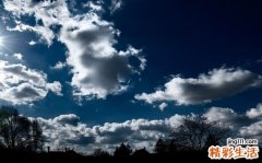 情绪低落避免穿4种类型的衣服_类型有哪些