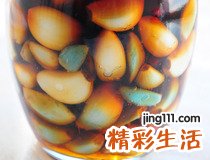 腊八蒜的腌制方法 容器无水无油是关键