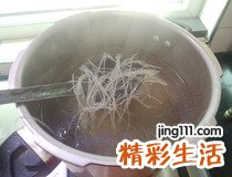粉条汤做法图解 扇骨酸菜粉条汤怎么做