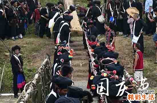 国庆假期2024怎么调休 国庆节加班是几倍工资