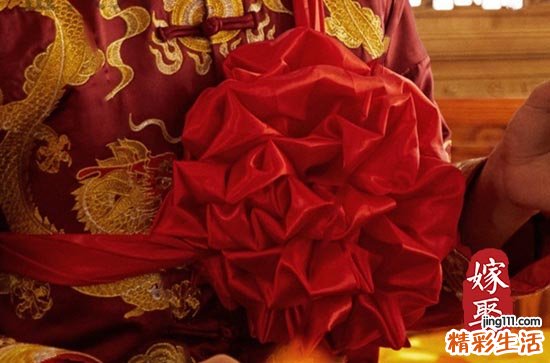 适合登记结婚证黄道吉日2024年8月 成亲大吉日一览表