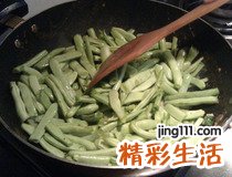 豆角怎么做好吃 豆角焖排骨简单的美味