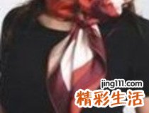 方丝巾的系法图解 这样系简单又好看
