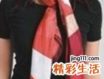 方丝巾的系法图解 这样系简单又好看